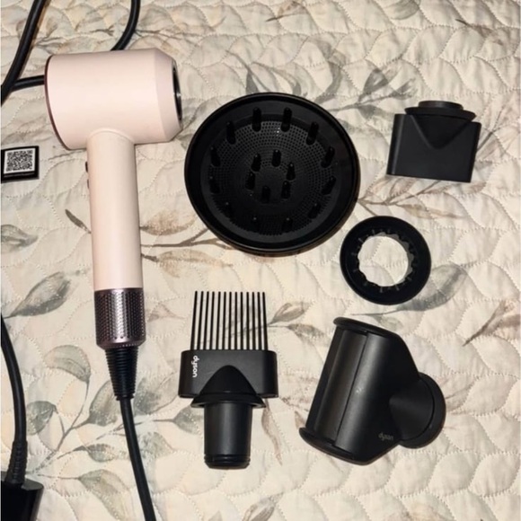 Dyson supersonic Hair Dryer in Pink and gold limited edition